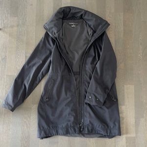 Aritzia raincoat with hidden hood